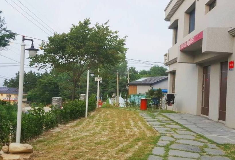 Goseong Santahus Pension