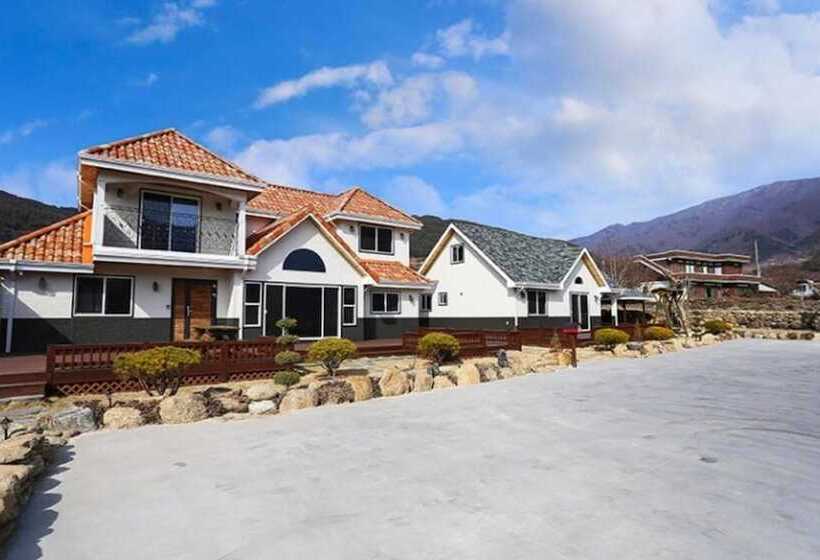 Gurye Sansuyu Kkotdamgil Pension