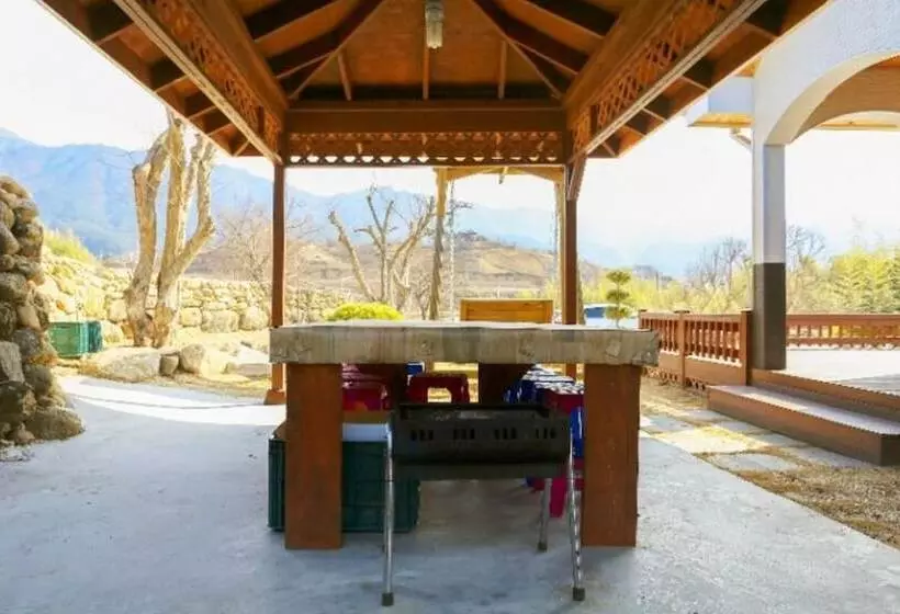 Gurye Sansuyu Kkotdamgil Pension