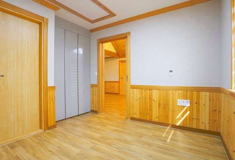 Gurye Sansuyu Kkotdamgil Pension