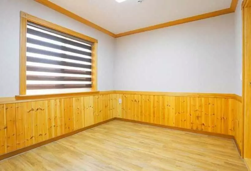 Gurye Sansuyu Kkotdamgil Pension
