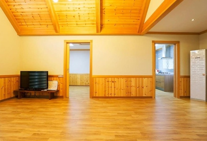 Gurye Sansuyu Kkotdamgil Pension