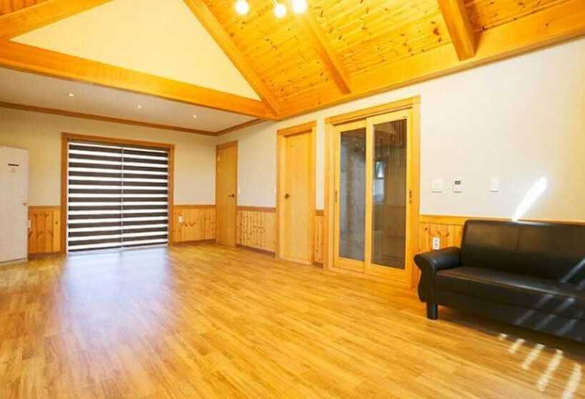 Gurye Sansuyu Kkotdamgil Pension