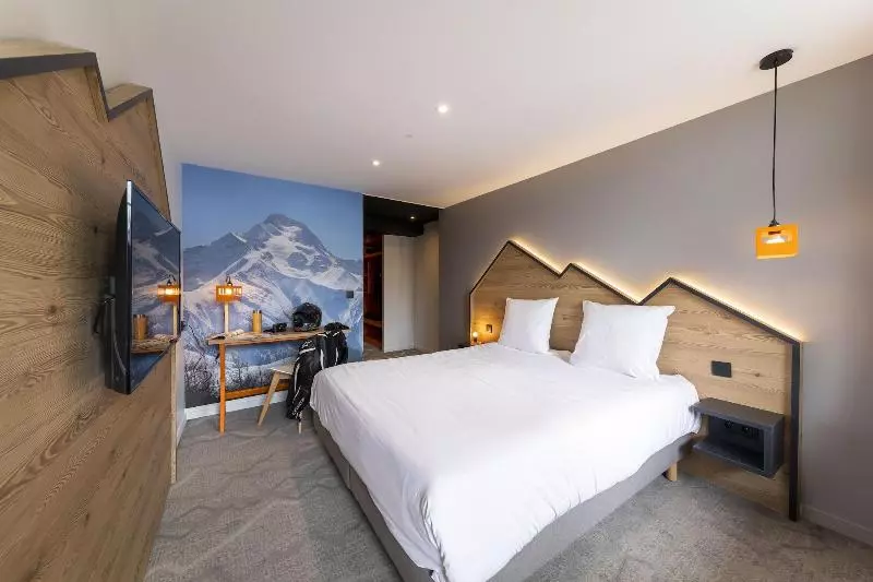 هتل Base Camp Lodge Les 2 Alpes