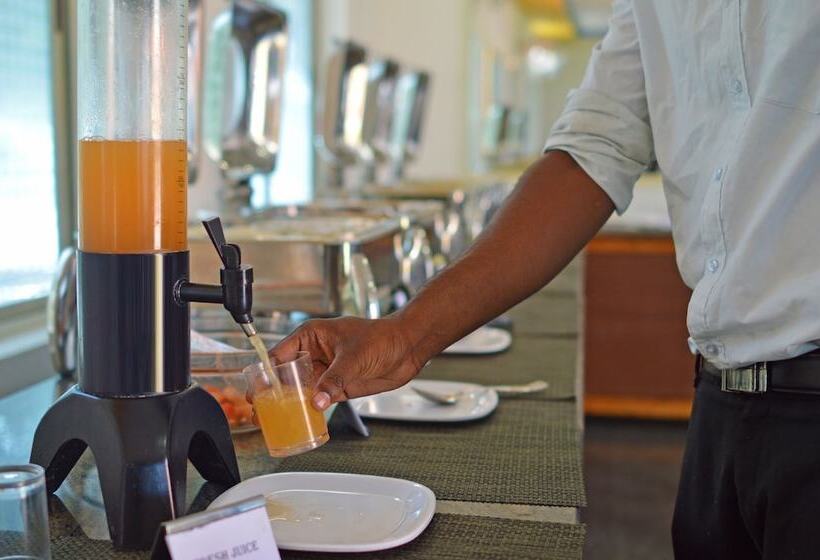 Отель Coorg Maharaja Resorts And Spa