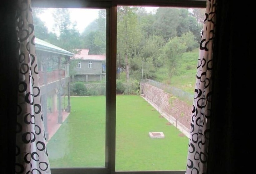 Hotel Gahirat Castle