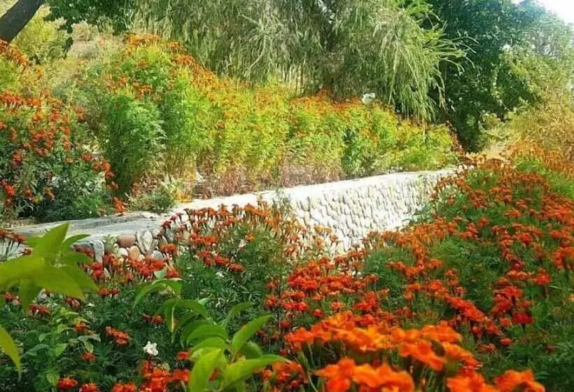 هتل Gahirat Castle