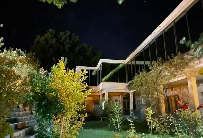 هتل Gahirat Castle