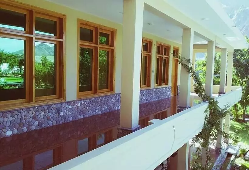 هتل Gahirat Castle