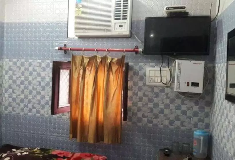 Hotelli Goroomgo Sai Kripa Guest House Haridwar
