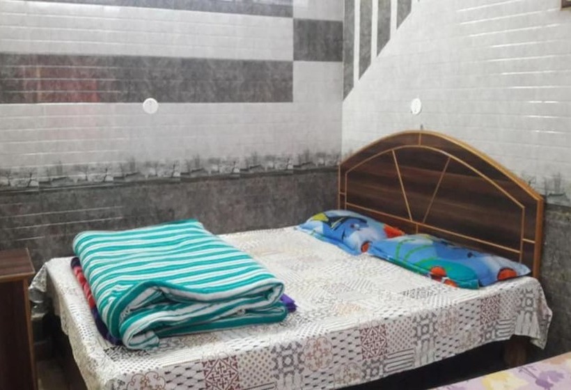 בית מלון כפרי Goroomgo Sai Kripa Guest House Haridwar