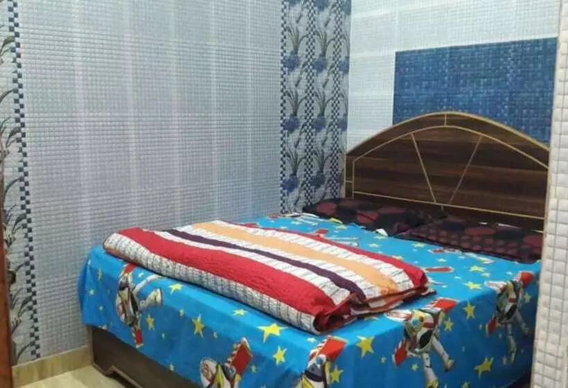 Hotelli Goroomgo Sai Kripa Guest House Haridwar