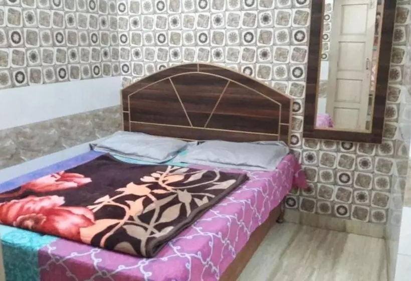 Hotelli Goroomgo Sai Kripa Guest House Haridwar