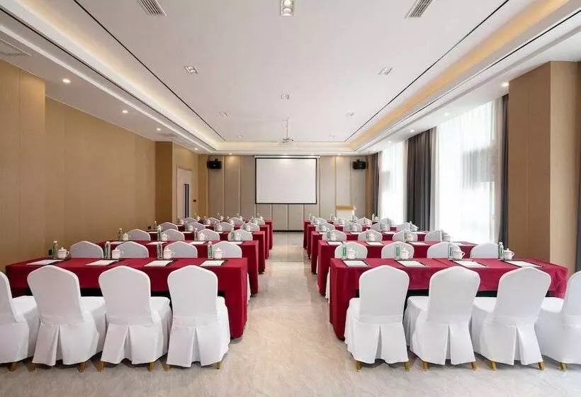 Hotelli Ramada By Wyndham Guangyuan Zengjiashan Resort