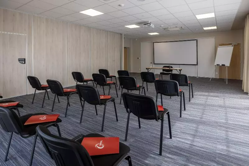 ホテル The Originals City, Hôtel Le Relais Des Deux Mers, Marmande Sud