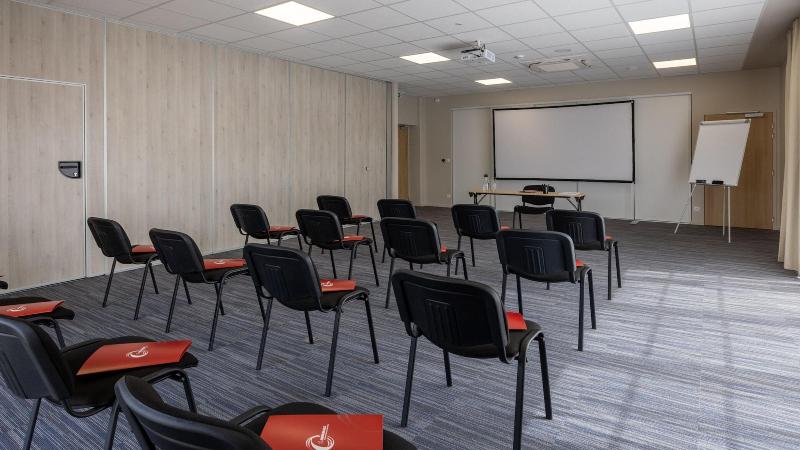 Отель The Originals City, Hôtel Le Relais Des Deux Mers, Marmande Sud