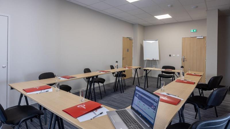 Отель The Originals City, Hôtel Le Relais Des Deux Mers, Marmande Sud