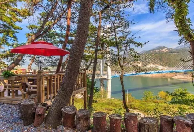 Jecheon Montmartre Pension
