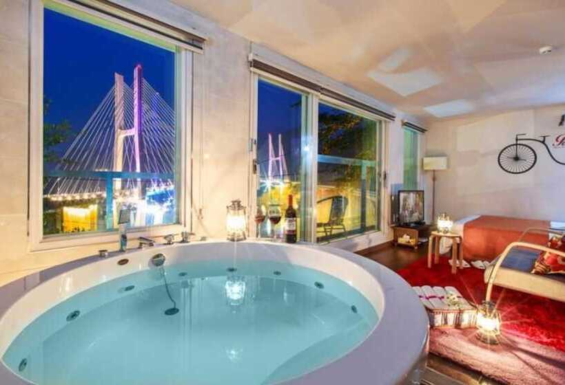 Jecheon Montmartre Pension