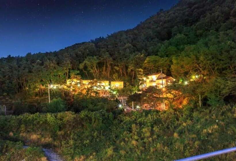 Jecheon Montmartre Pension