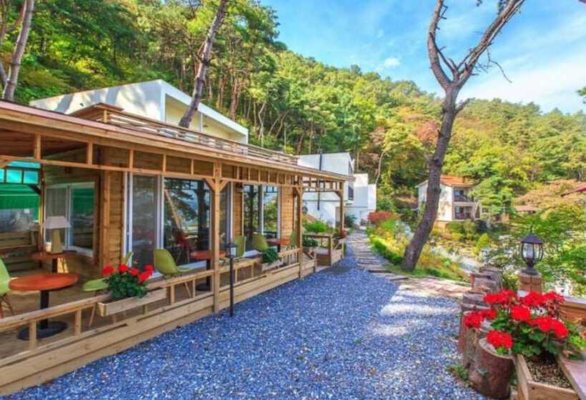 Jecheon Montmartre Pension