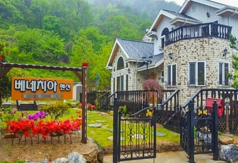 Jecheon Venezia Pension