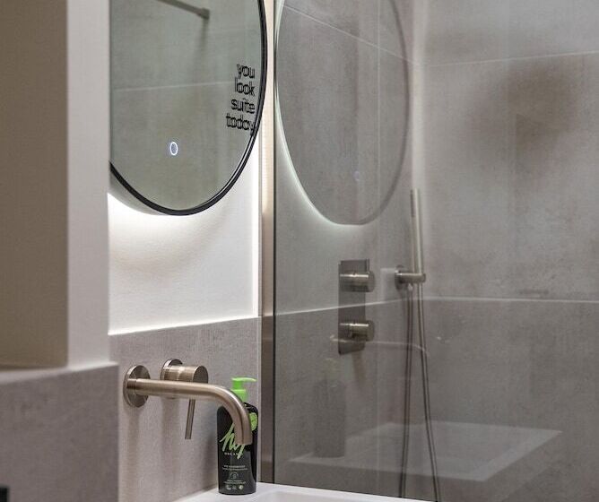 Limehome Den Haag Keizerstraat