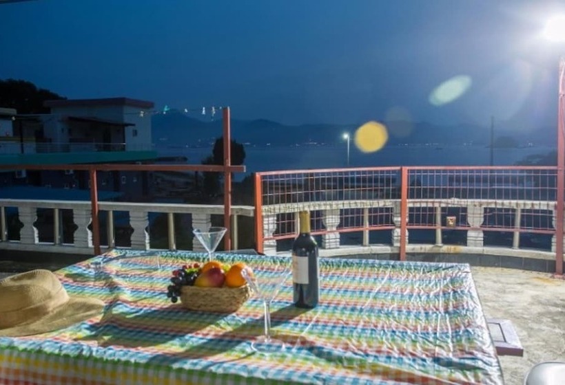 Namhae Badatga Byeoljang Pension