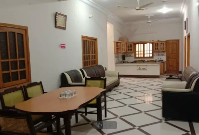 پانسیون Alidia Guest House