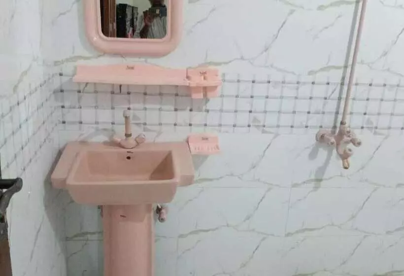 پانسیون Alidia Guest House