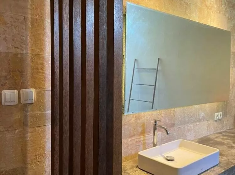 Majatalo Pandawa Villa Riverside By Wizzela