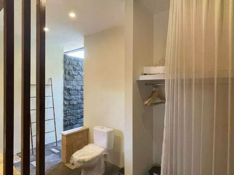 Majatalo Pandawa Villa Riverside By Wizzela