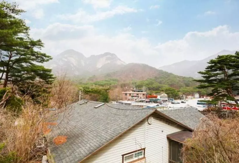 Pocheon Sanjeong Spa Pension