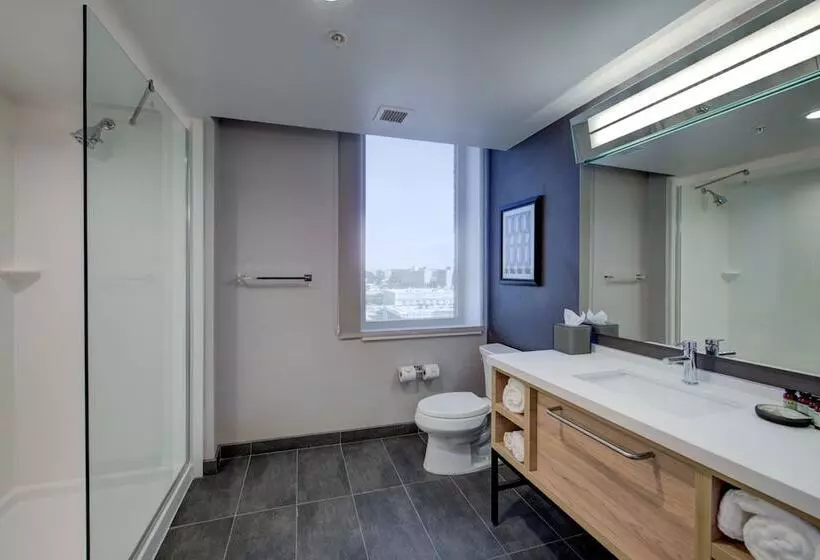 Threefoot Hotel, Meridian, A Tribute Portfolio