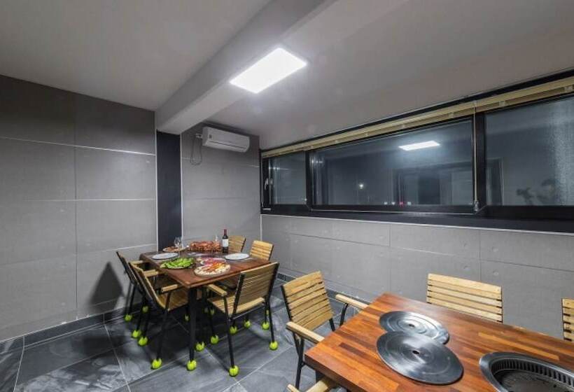 Uljin Blue Ara Pension