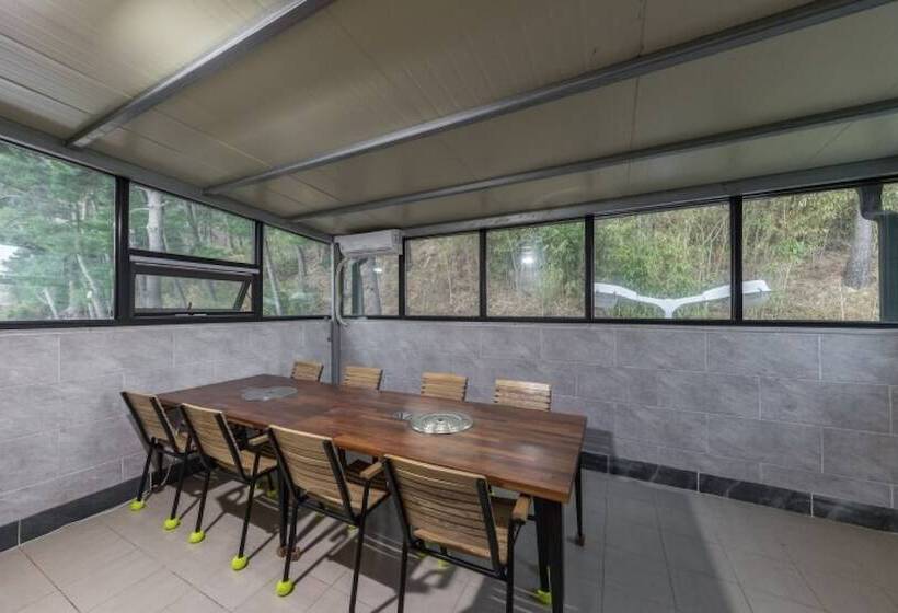 Uljin Blue Ara Pension