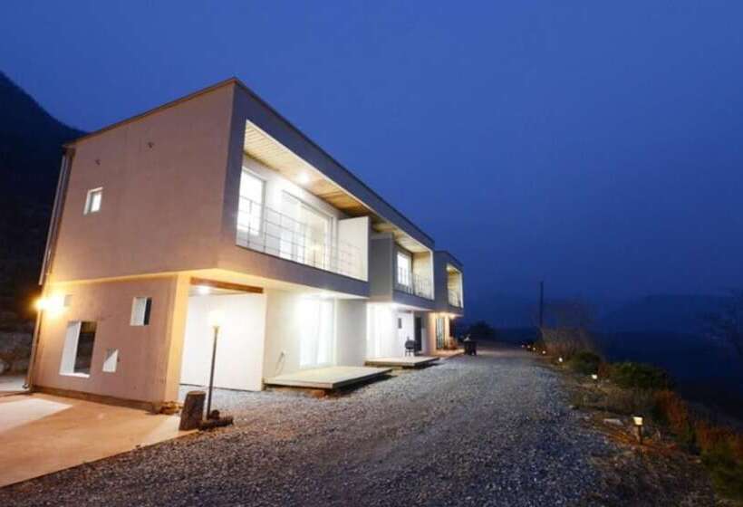 Danyang Avichae Pension