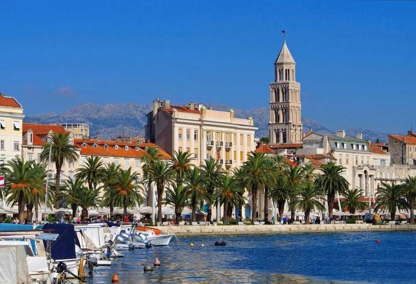 Deluxe Room In Hotel Rose Split