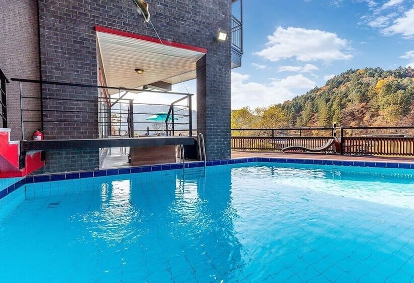 Gapyeong River52 Road Pension