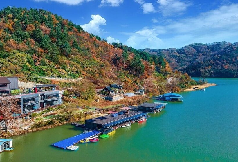 Gapyeong River52 Road Pension