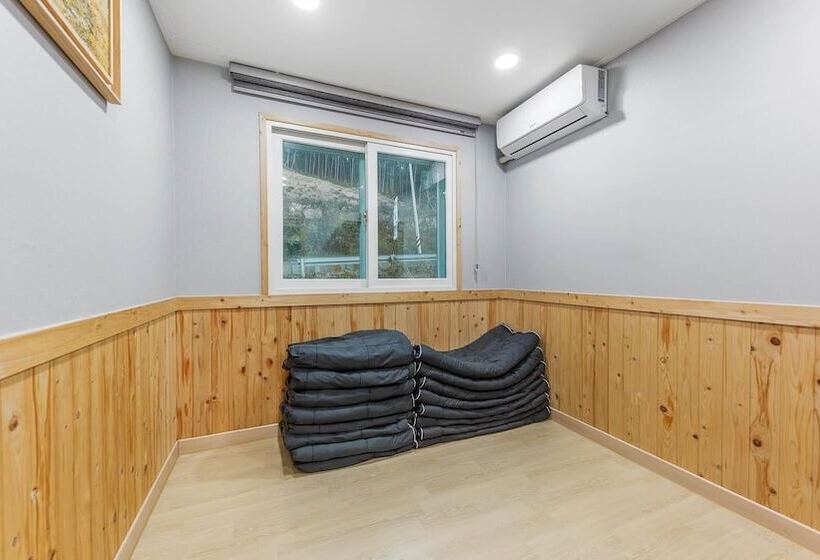 Gapyeong River52 Road Pension