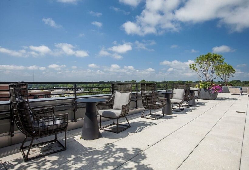 Global Luxury Suites At Bethesda Metro