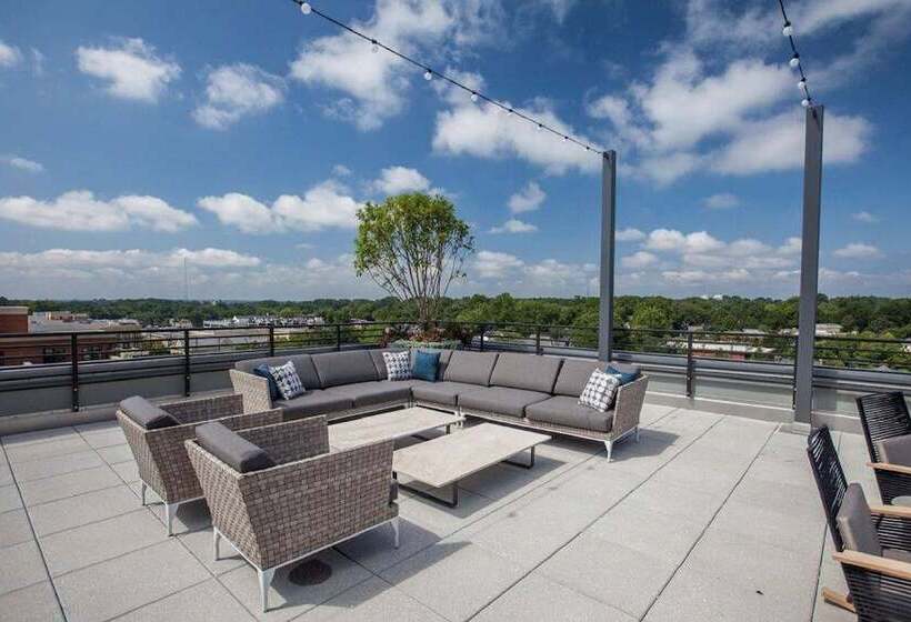 Global Luxury Suites At Bethesda Metro