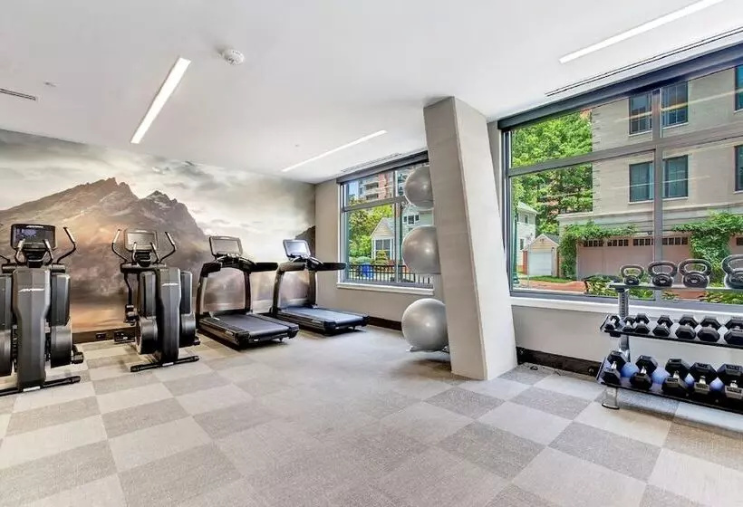 Global Luxury Suites At Bethesda Metro