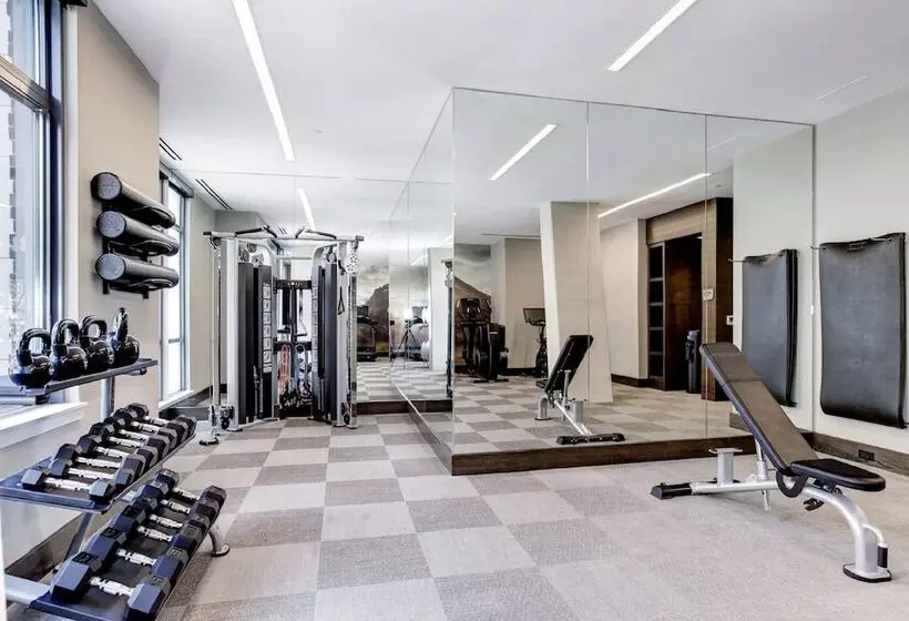 Global Luxury Suites At Bethesda Metro