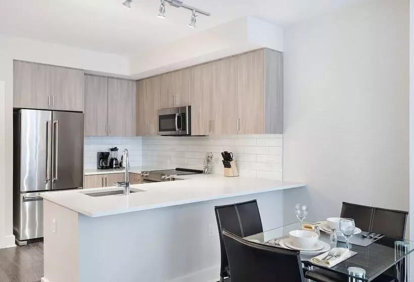 Global Luxury Suites At Bethesda Metro