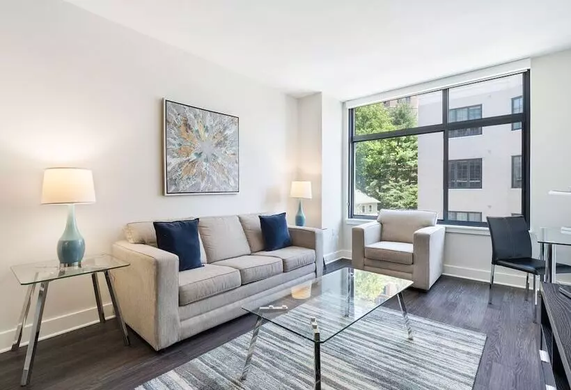 Global Luxury Suites At Bethesda Metro
