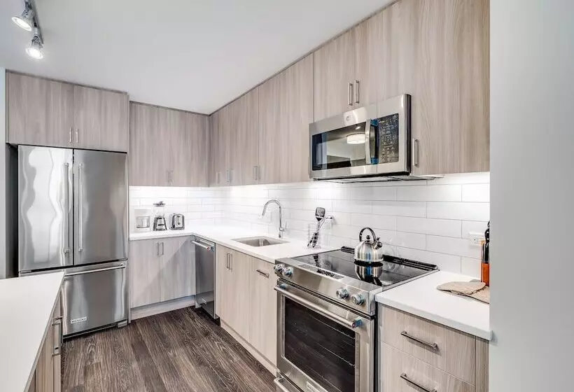 Global Luxury Suites At Bethesda Metro