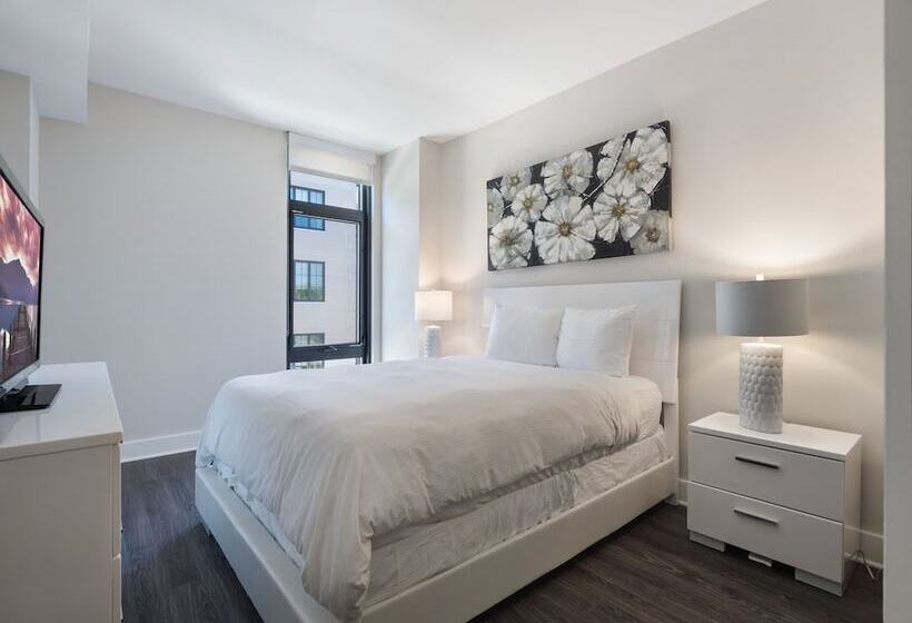 Global Luxury Suites At Bethesda Metro