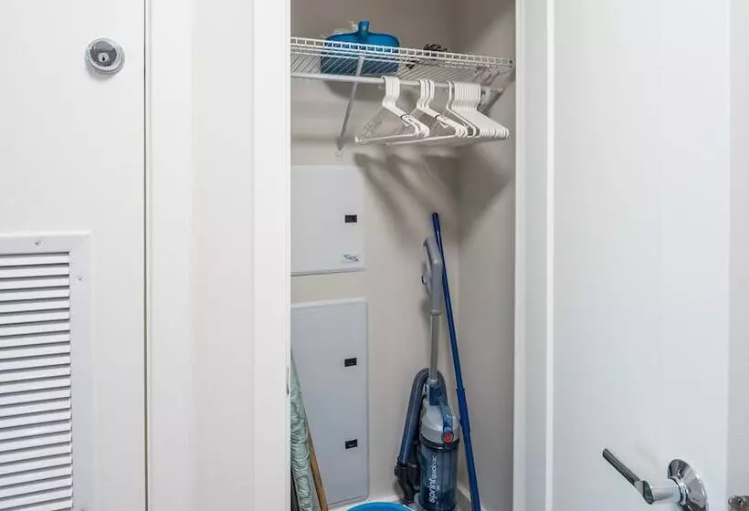 Global Luxury Suites At Bethesda Metro